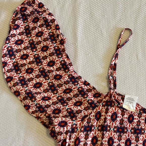 Intu  cold shoulder dress with rust navy blue black and white pattern.  Size XS - Picture 4 of 5